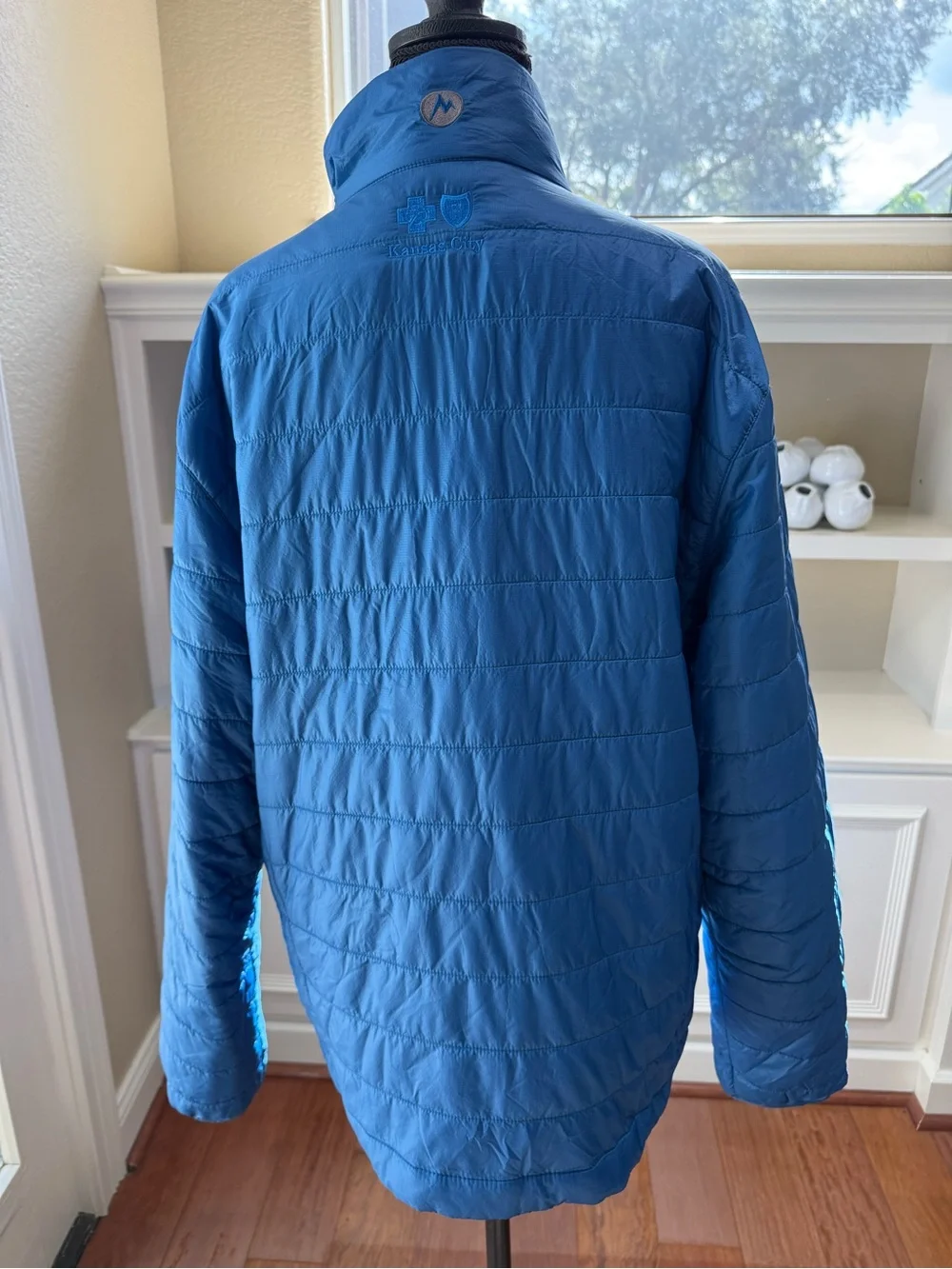 Marmot Men's Lightweight Puffer M Jacket - Zip Up Bright Blue Insulated Jacket